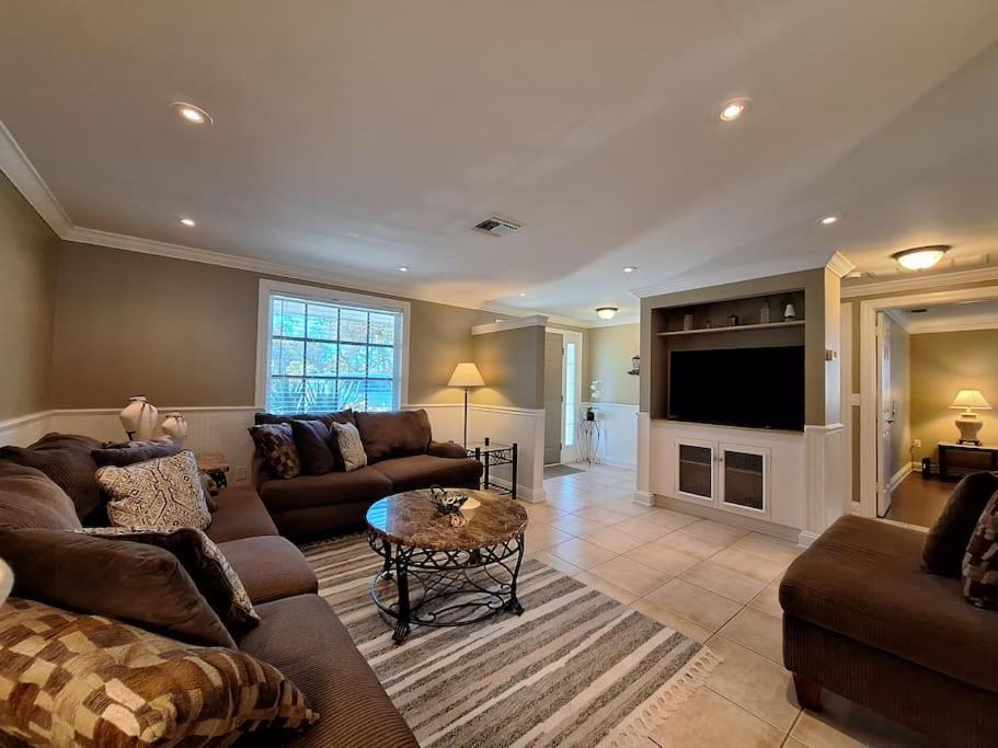 Vacation Home On Alligator Drive Woodmere Exterior foto